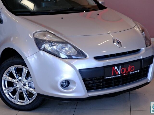 Сірий Рено Кліо, об'ємом двигуна 1.5 л та пробігом 166 тис. км за 4900 $, фото 2 на Automoto.ua