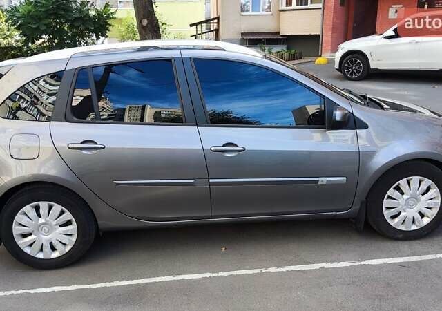 Рено Клио 2012 в Виннице на Automoto.ua Серый Рено Клио, объемом двигателя 1.5 л и пробегом 247 тыс. км за 6000 $, фото 4 на Automoto.ua