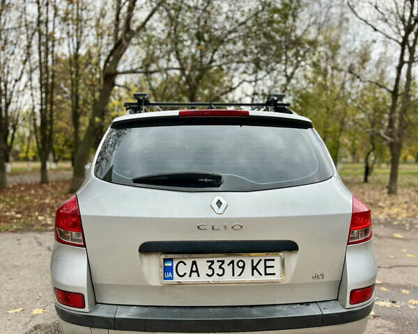 Серый Рено Клио, объемом двигателя 1.46 л и пробегом 250 тыс. км за 4900 $, фото 1 на Automoto.ua