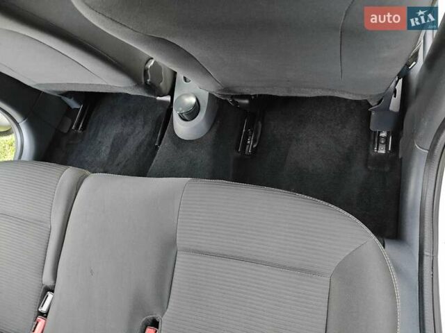 Серый Рено Клио, объемом двигателя 1.46 л и пробегом 202 тыс. км за 5900 $, фото 10 на Automoto.ua