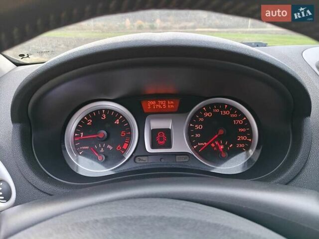 Серый Рено Клио, объемом двигателя 1.46 л и пробегом 202 тыс. км за 5900 $, фото 18 на Automoto.ua