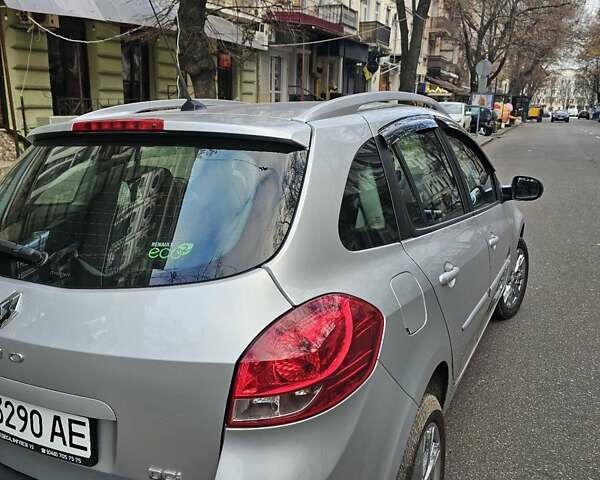 Серый Рено Клио, объемом двигателя 1.5 л и пробегом 180 тыс. км за 6500 $, фото 2 на Automoto.ua