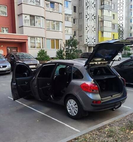 Рено Клио 2012 в Виннице на Automoto.ua Серый Рено Клио, объемом двигателя 1.5 л и пробегом 247 тыс. км за 6000 $, фото 12 на Automoto.ua