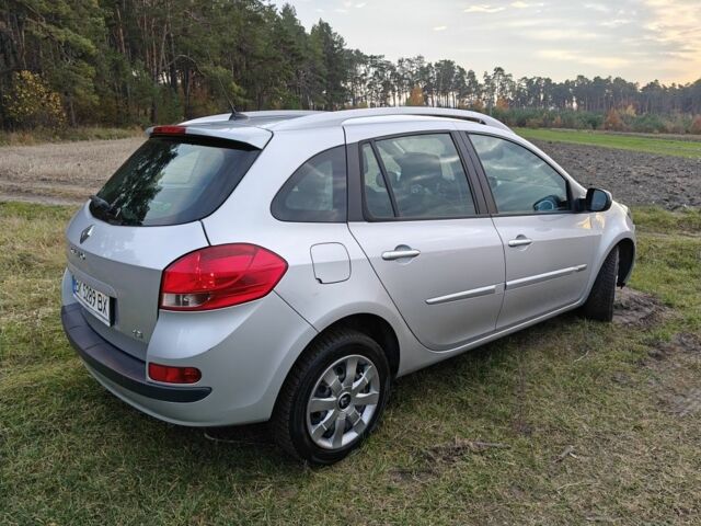 Серый Рено Клио, объемом двигателя 1.5 л и пробегом 201 тыс. км за 5800 $, фото 4 на Automoto.ua