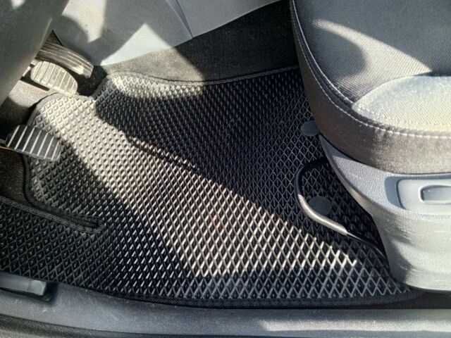 Серый Рено Клио, объемом двигателя 0 л и пробегом 273 тыс. км за 5700 $, фото 7 на Automoto.ua