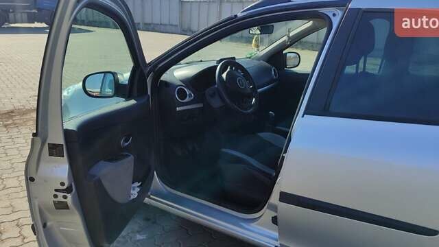 Серый Рено Клио, объемом двигателя 1.5 л и пробегом 252 тыс. км за 5700 $, фото 6 на Automoto.ua