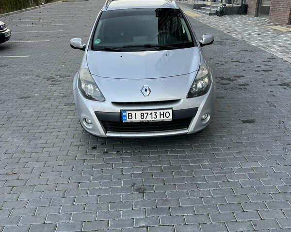 Серый Рено Клио, объемом двигателя 1.6 л и пробегом 150 тыс. км за 4900 $, фото 4 на Automoto.ua