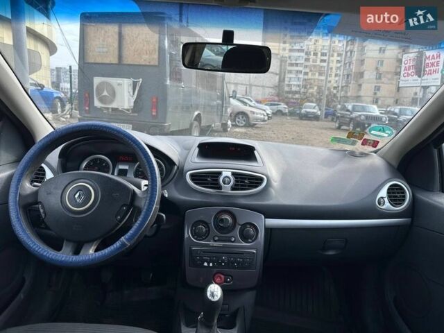 Серый Рено Клио, объемом двигателя 1.46 л и пробегом 382 тыс. км за 4490 $, фото 12 на Automoto.ua