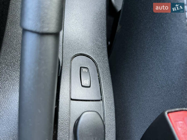 Сірий Рено Кліо, об'ємом двигуна 1.2 л та пробігом 165 тис. км за 5399 $, фото 30 на Automoto.ua