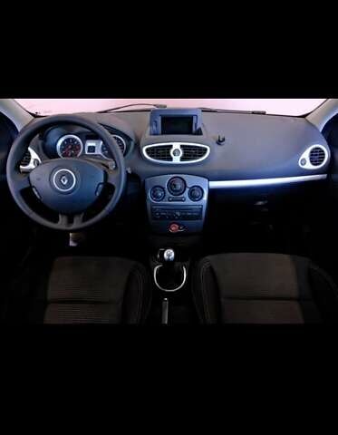 Серый Рено Клио, объемом двигателя 1.5 л и пробегом 180 тыс. км за 6500 $, фото 4 на Automoto.ua