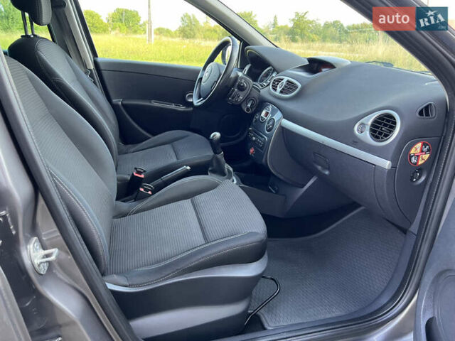 Сірий Рено Кліо, об'ємом двигуна 1.2 л та пробігом 165 тис. км за 5399 $, фото 23 на Automoto.ua
