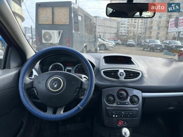 Серый Рено Клио, объемом двигателя 1.46 л и пробегом 382 тыс. км за 4490 $, фото 13 на Automoto.ua