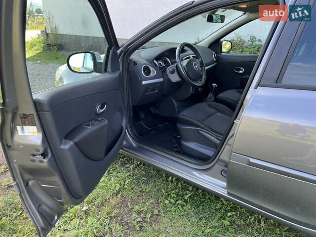 Сірий Рено Кліо, об'ємом двигуна 1.2 л та пробігом 165 тис. км за 5399 $, фото 18 на Automoto.ua