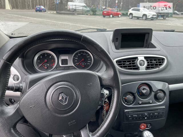 Сірий Рено Кліо, об'ємом двигуна 1.5 л та пробігом 269 тис. км за 5400 $, фото 12 на Automoto.ua