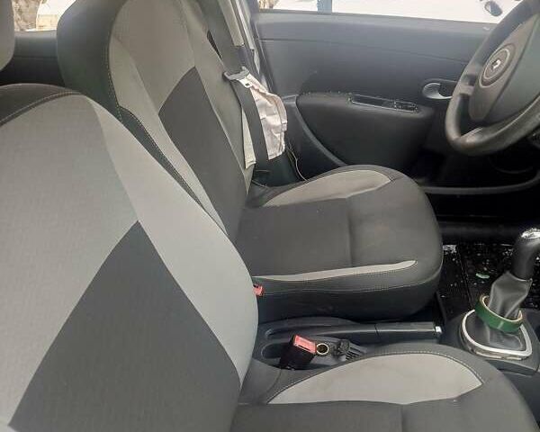 Сірий Рено Кліо, об'ємом двигуна 0 л та пробігом 250 тис. км за 2600 $, фото 7 на Automoto.ua