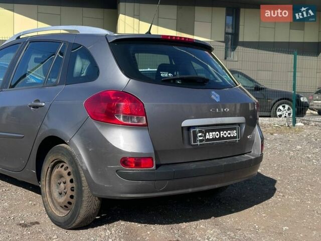 Серый Рено Клио, объемом двигателя 1.46 л и пробегом 382 тыс. км за 4490 $, фото 5 на Automoto.ua