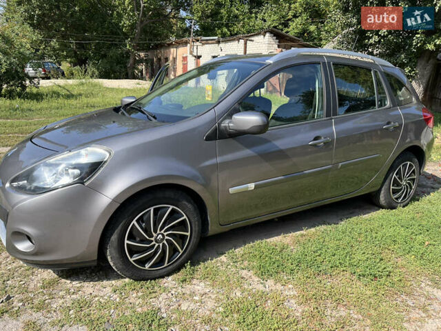 Серый Рено Клио, объемом двигателя 1.15 л и пробегом 120 тыс. км за 6500 $, фото 2 на Automoto.ua