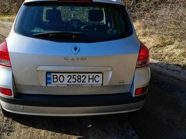 Серый Рено Клио, объемом двигателя 1.5 л и пробегом 206 тыс. км за 5600 $, фото 3 на Automoto.ua