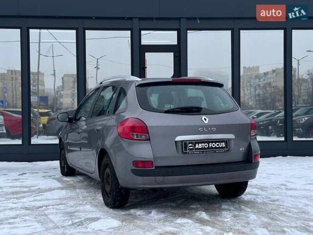 Серый Рено Клио, объемом двигателя 1.46 л и пробегом 382 тыс. км за 4790 $, фото 4 на Automoto.ua