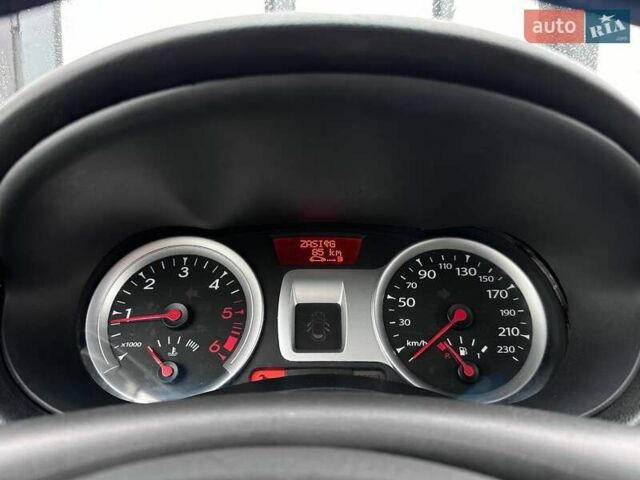 Серый Рено Клио, объемом двигателя 1.46 л и пробегом 382 тыс. км за 4790 $, фото 19 на Automoto.ua