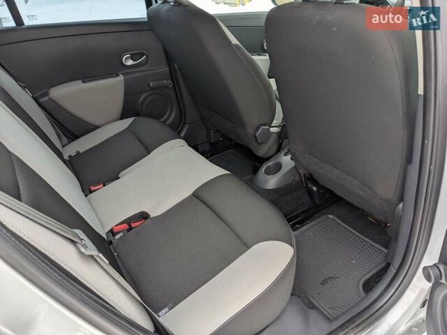 Серый Рено Клио, объемом двигателя 1.5 л и пробегом 270 тыс. км за 5999 $, фото 7 на Automoto.ua