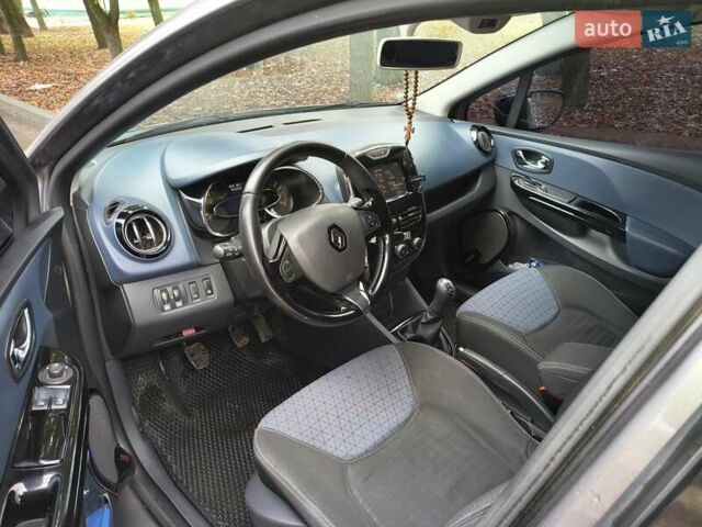 Серый Рено Клио, объемом двигателя 1.46 л и пробегом 291 тыс. км за 7500 $, фото 5 на Automoto.ua