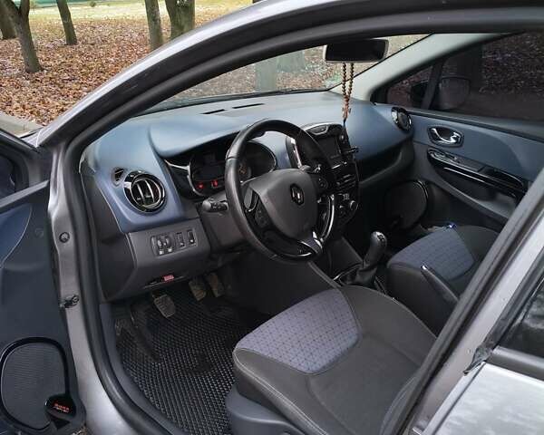 Серый Рено Клио, объемом двигателя 1.46 л и пробегом 291 тыс. км за 7500 $, фото 10 на Automoto.ua