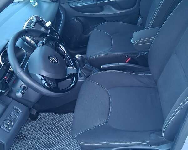 Серый Рено Клио, объемом двигателя 1.5 л и пробегом 237 тыс. км за 7950 $, фото 36 на Automoto.ua