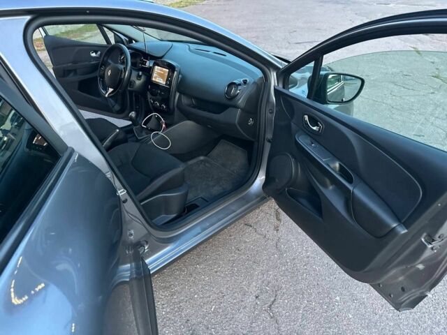 Серый Рено Клио, объемом двигателя 1.5 л и пробегом 178 тыс. км за 6750 $, фото 11 на Automoto.ua