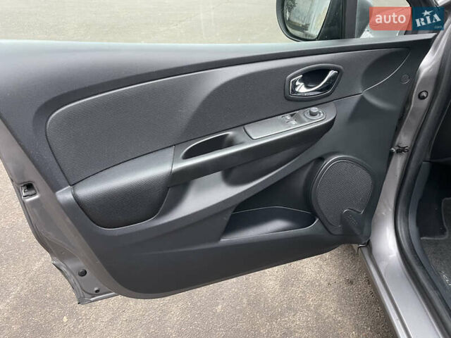 Серый Рено Клио, объемом двигателя 1.5 л и пробегом 223 тыс. км за 7300 $, фото 7 на Automoto.ua