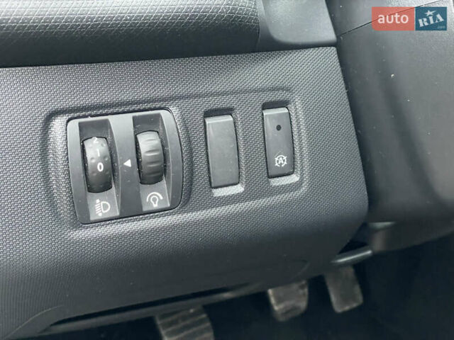 Серый Рено Клио, объемом двигателя 1.5 л и пробегом 223 тыс. км за 7300 $, фото 9 на Automoto.ua