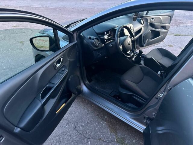 Серый Рено Клио, объемом двигателя 1.5 л и пробегом 178 тыс. км за 6750 $, фото 9 на Automoto.ua