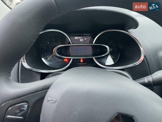 Серый Рено Клио, объемом двигателя 1.5 л и пробегом 223 тыс. км за 7300 $, фото 10 на Automoto.ua