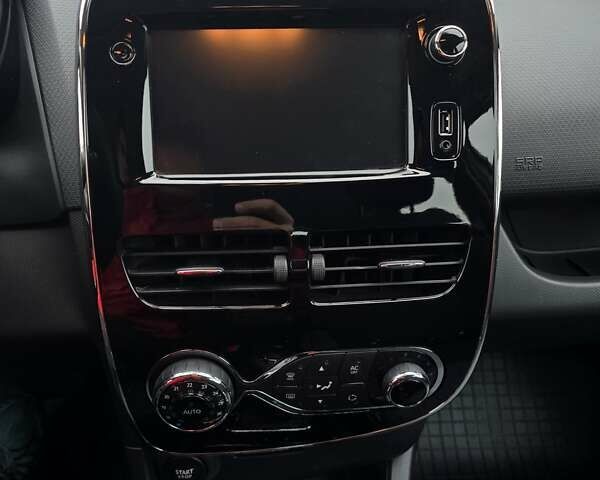 Серый Рено Клио, объемом двигателя 1.2 л и пробегом 104 тыс. км за 9100 $, фото 20 на Automoto.ua