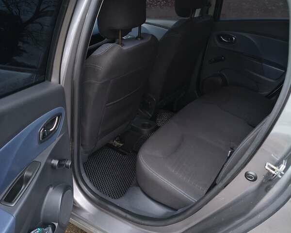 Серый Рено Клио, объемом двигателя 1.46 л и пробегом 291 тыс. км за 7500 $, фото 6 на Automoto.ua