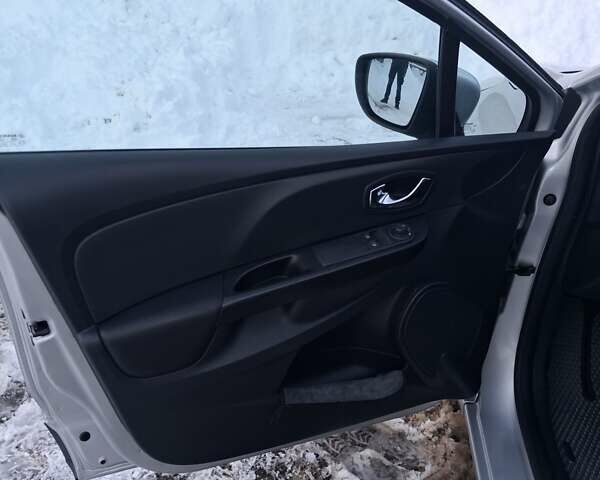 Серый Рено Клио, объемом двигателя 1.5 л и пробегом 237 тыс. км за 7950 $, фото 37 на Automoto.ua