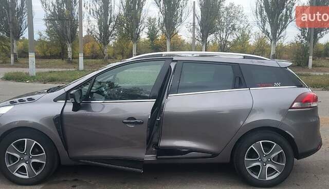 Серый Рено Клио, объемом двигателя 1.46 л и пробегом 336 тыс. км за 7700 $, фото 1 на Automoto.ua