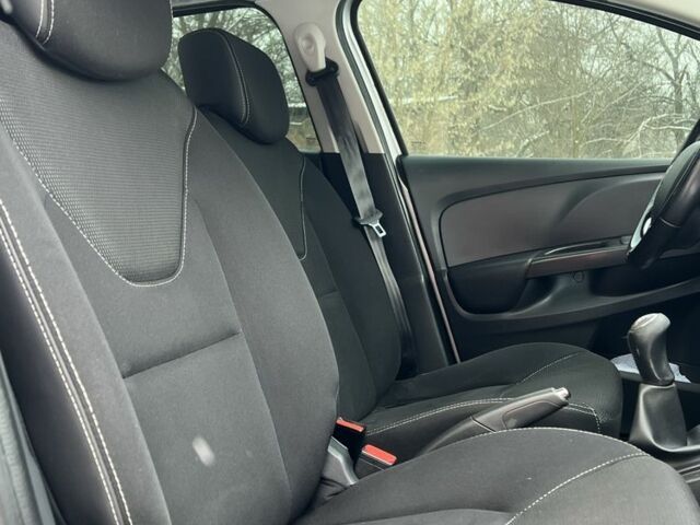 Серый Рено Клио, объемом двигателя 1.5 л и пробегом 215 тыс. км за 7200 $, фото 21 на Automoto.ua