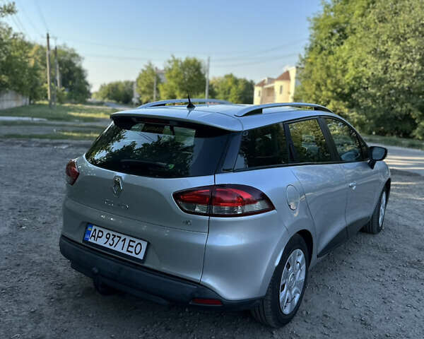 Серый Рено Клио, объемом двигателя 1.46 л и пробегом 210 тыс. км за 7500 $, фото 1 на Automoto.ua