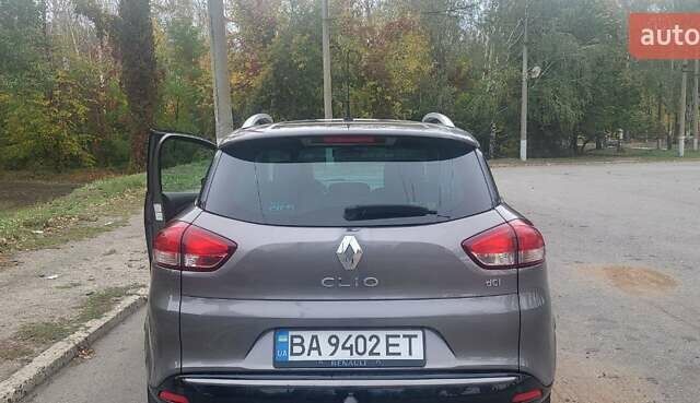 Серый Рено Клио, объемом двигателя 1.46 л и пробегом 336 тыс. км за 7700 $, фото 3 на Automoto.ua