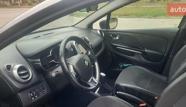 Серый Рено Клио, объемом двигателя 1.46 л и пробегом 336 тыс. км за 7700 $, фото 7 на Automoto.ua