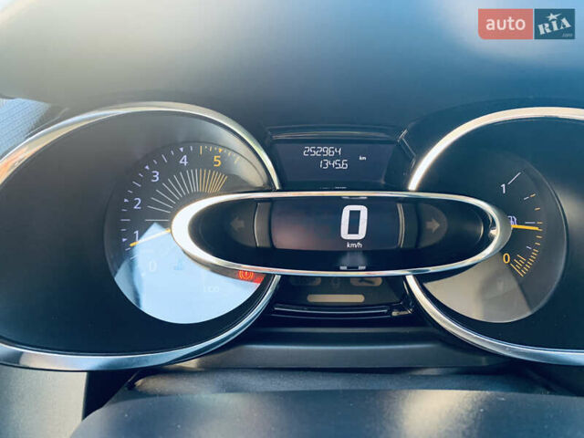 Серый Рено Клио, объемом двигателя 1.5 л и пробегом 253 тыс. км за 8300 $, фото 8 на Automoto.ua