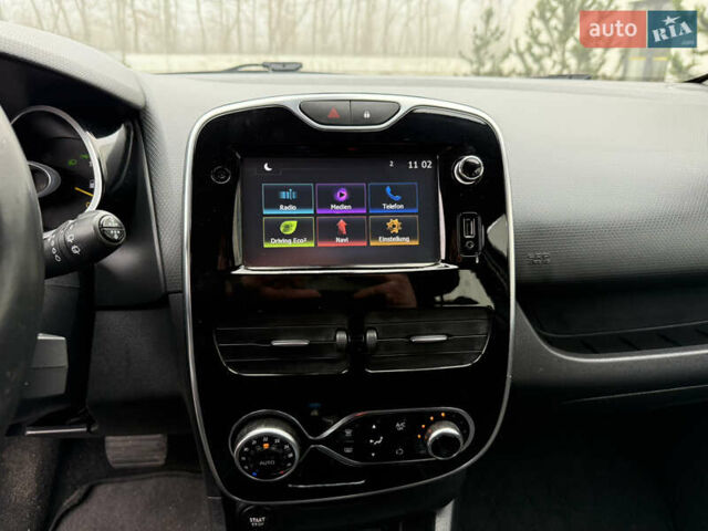 Серый Рено Клио, объемом двигателя 1.2 л и пробегом 122 тыс. км за 8800 $, фото 57 на Automoto.ua