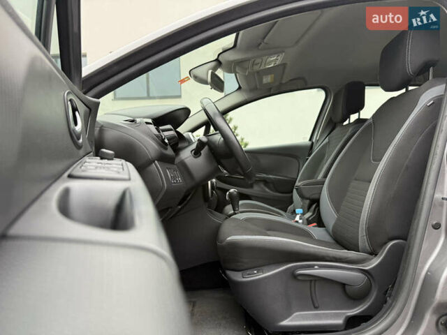 Серый Рено Клио, объемом двигателя 1.2 л и пробегом 122 тыс. км за 8800 $, фото 43 на Automoto.ua