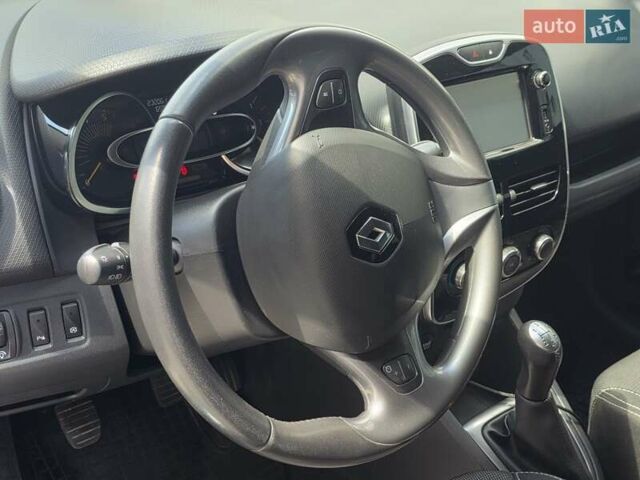Сірий Рено Кліо, об'ємом двигуна 1.5 л та пробігом 232 тис. км за 8300 $, фото 15 на Automoto.ua