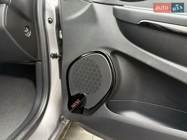 Серый Рено Клио, объемом двигателя 1.2 л и пробегом 122 тыс. км за 8800 $, фото 64 на Automoto.ua