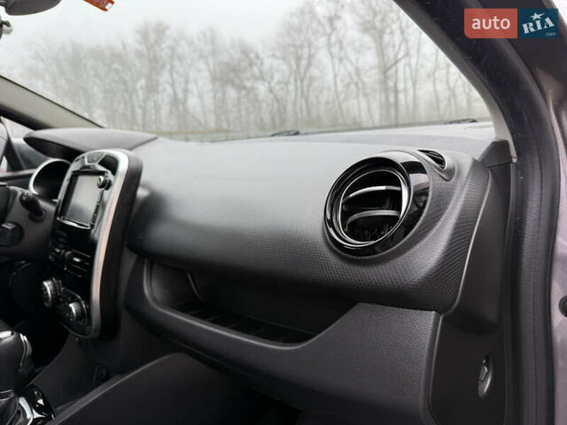 Серый Рено Клио, объемом двигателя 1.2 л и пробегом 122 тыс. км за 8800 $, фото 66 на Automoto.ua