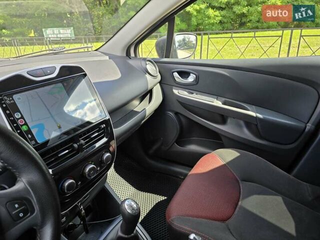 Серый Рено Клио, объемом двигателя 1.5 л и пробегом 290 тыс. км за 7950 $, фото 11 на Automoto.ua