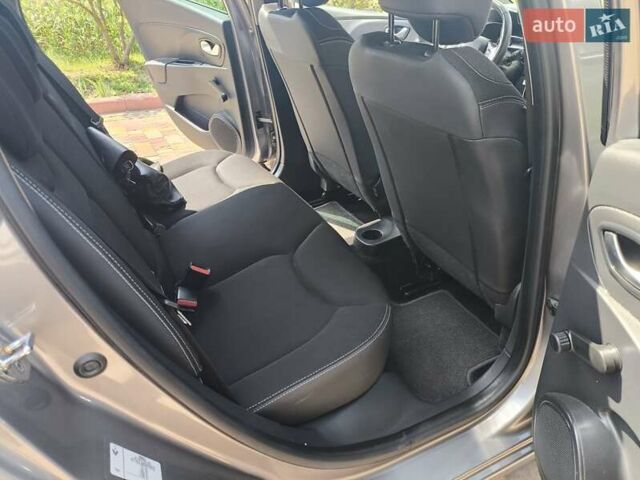 Сірий Рено Кліо, об'ємом двигуна 1.5 л та пробігом 250 тис. км за 8500 $, фото 27 на Automoto.ua