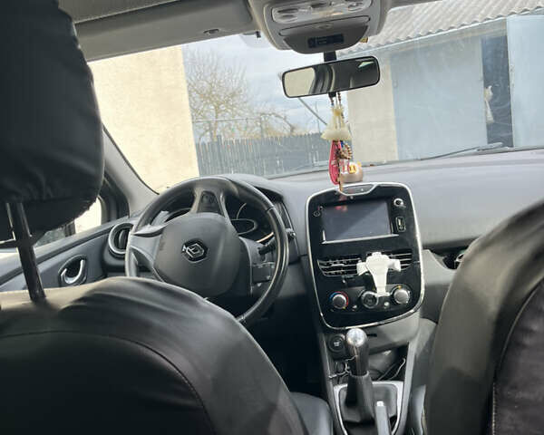 Серый Рено Клио, объемом двигателя 1.5 л и пробегом 231 тыс. км за 7999 $, фото 4 на Automoto.ua